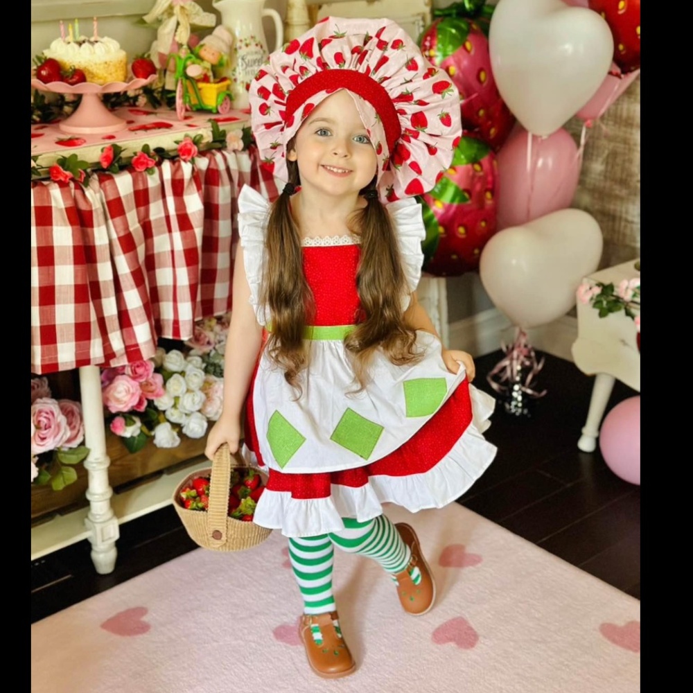 Strawberry Shortcake Costume Size 3-4T ♥️ 5 piece set